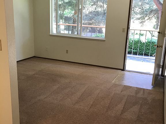 5th image of 6820 SW Hall Blvd #450