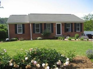 32 Gilnochie Ln, Staunton, VA 24401