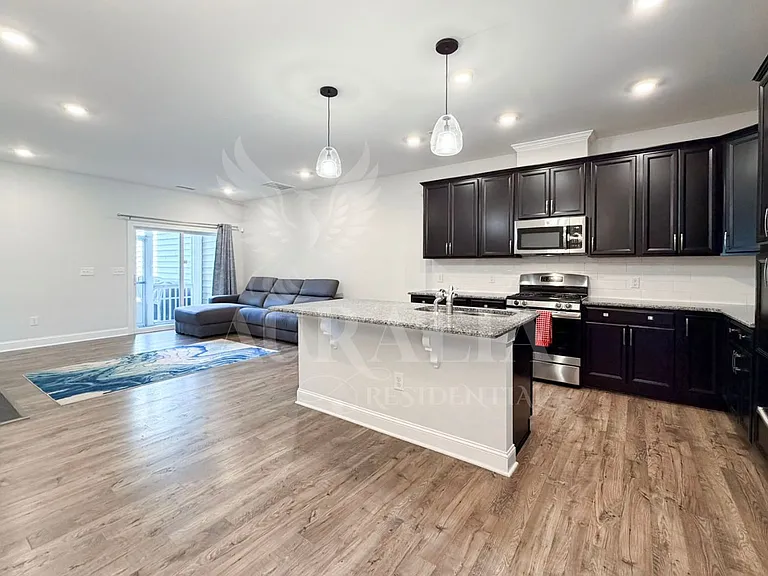 1306 Farm Pond Trl — Photo 10