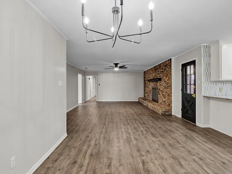 413 Dawn St — Photo 9