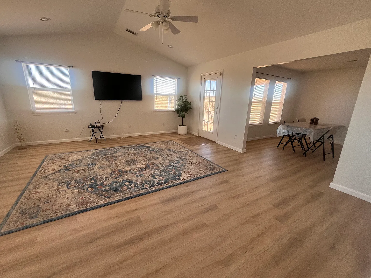 2 bed, 1603 sqft, $1,900 — Photo 2