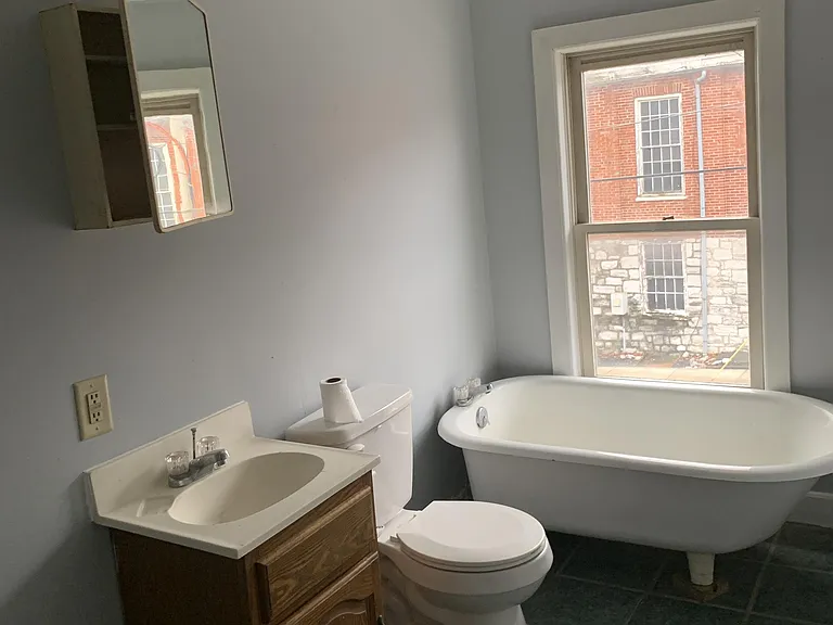320 W Stephen St #A — Photo 5