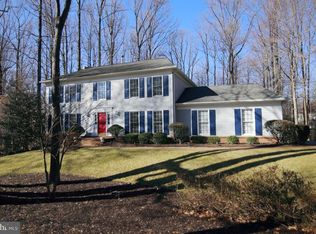 9716 Rolling Ridge Dr, Fairfax Station, VA 22039