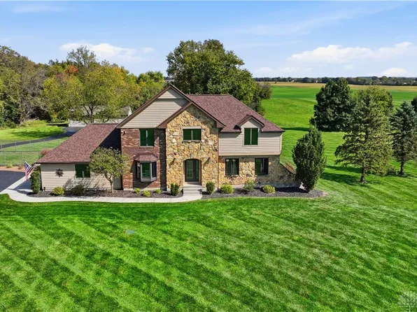 796 Van Eaton Rd, Xenia, OH 45385