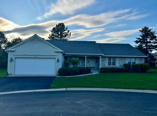 177 Midmar Ln, Inverness, IL 60067