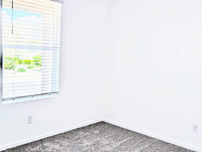 711 Dylan Ct — Photo 19