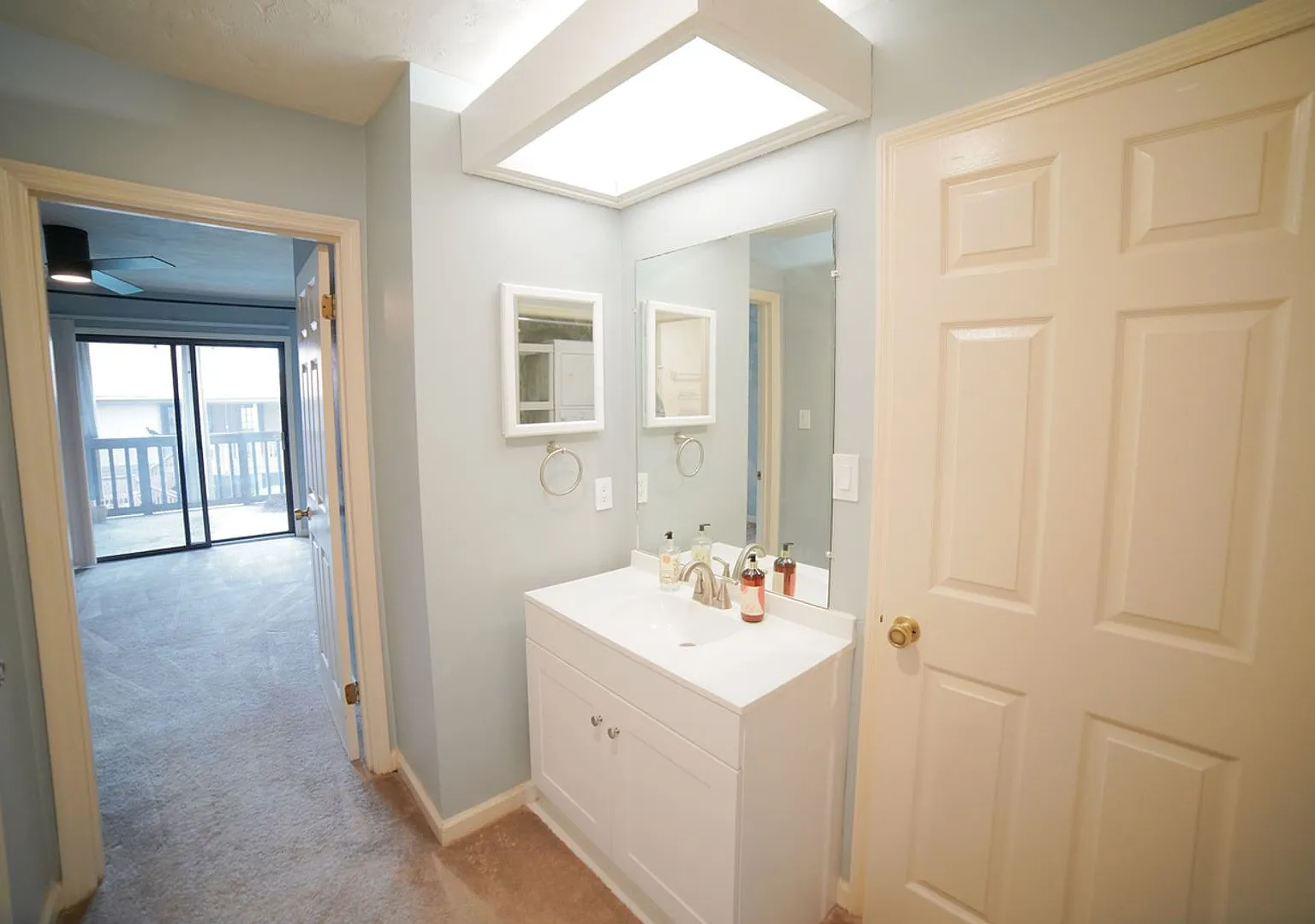 1 Bed / 1 Bath Overlooking the Pool! — Photo 4