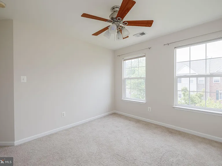 5319 Waldo Dr — Photo 36