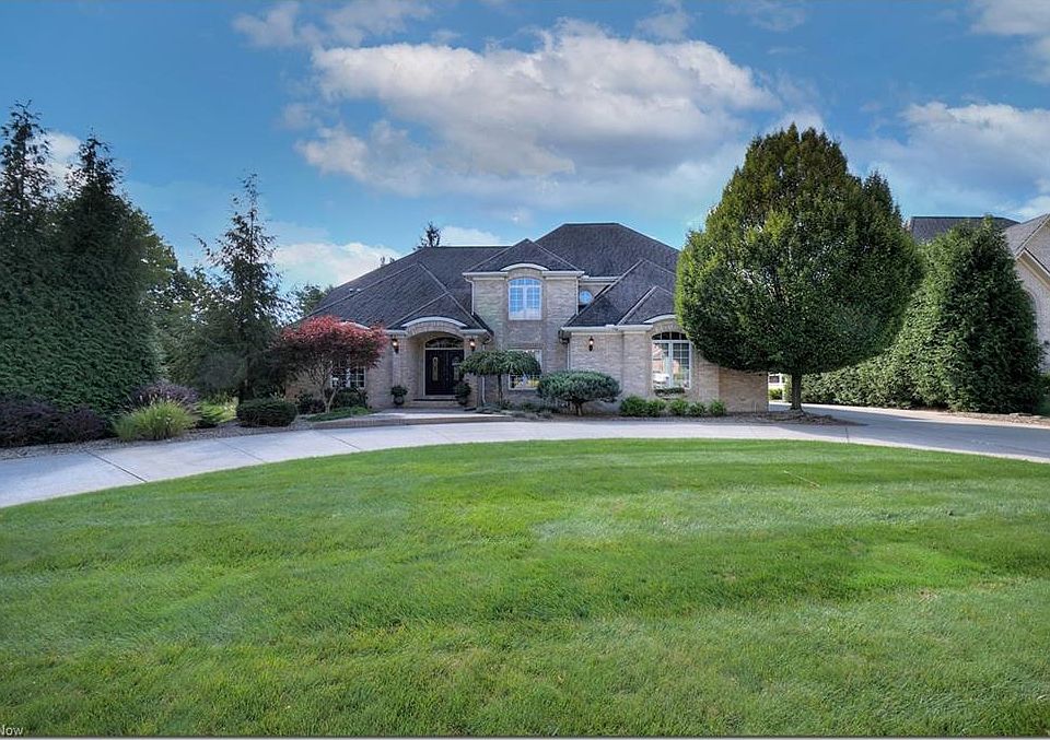 1st image of 297 Village Dr