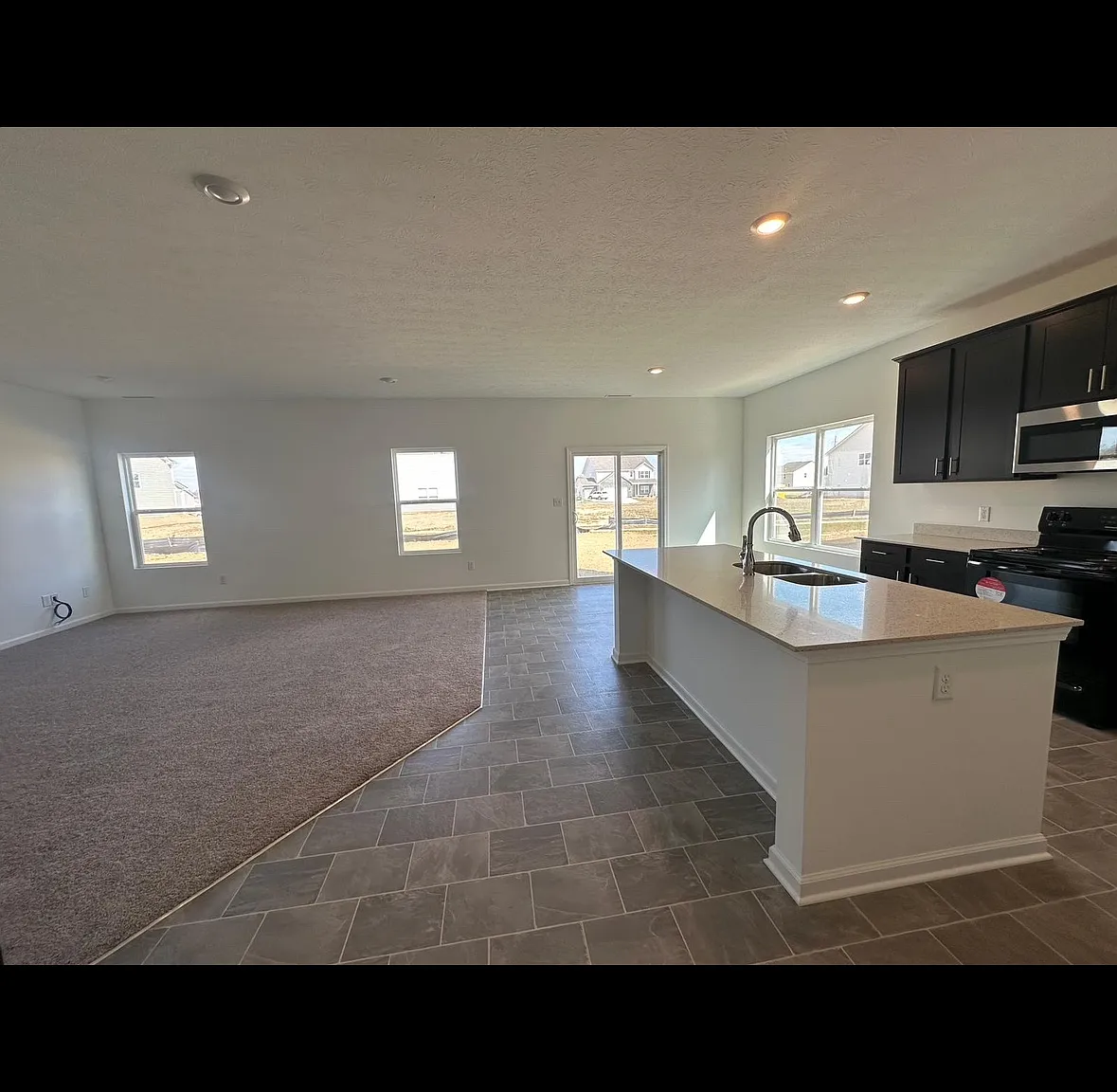 10226 Meadow Path Ln — Photo 2
