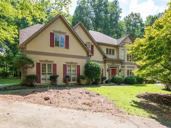 915 Raleigh Ct SW, Marietta, GA 30064