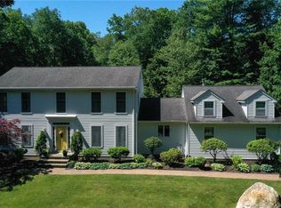 33 Hollister Dr, Avon, CT 06001