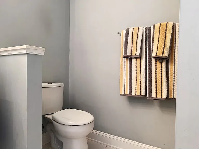 1719 Cambridge St — Photo 10