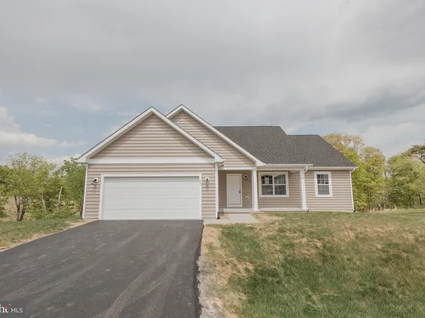 324 Vicksburg Ct, Martinsburg, WV 25404