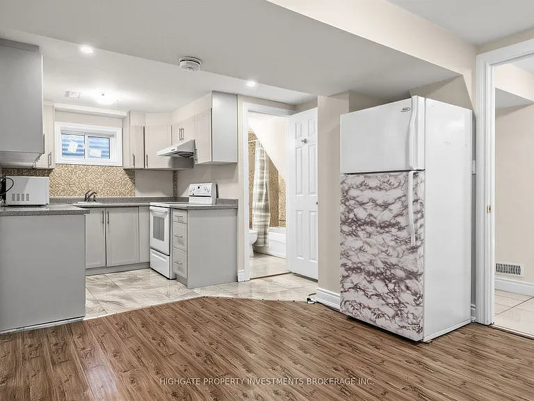 36 Reigate Ave #BASEMENT — Photo 9