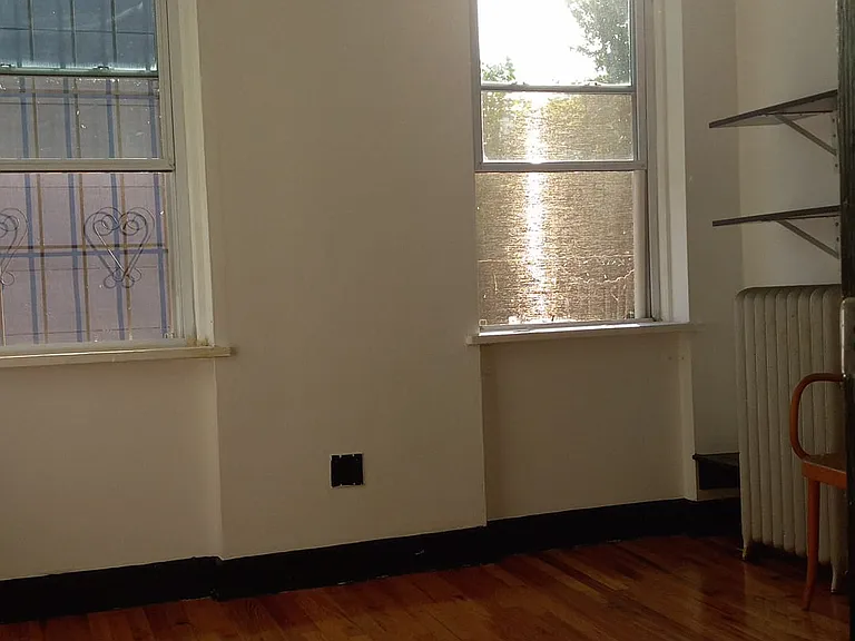 1094 Bedford Ave #2 — Photo 14