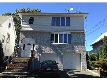 427 Forest St photo 1