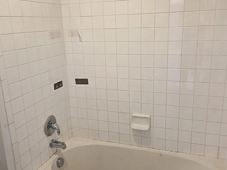 404 Pendleton Ln — Photo 17