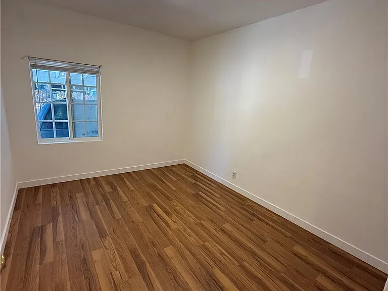 19148 Saticoy St #19148 — Photo 17