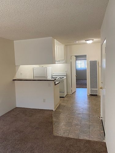 1st image of 8240 Whitsett Ave