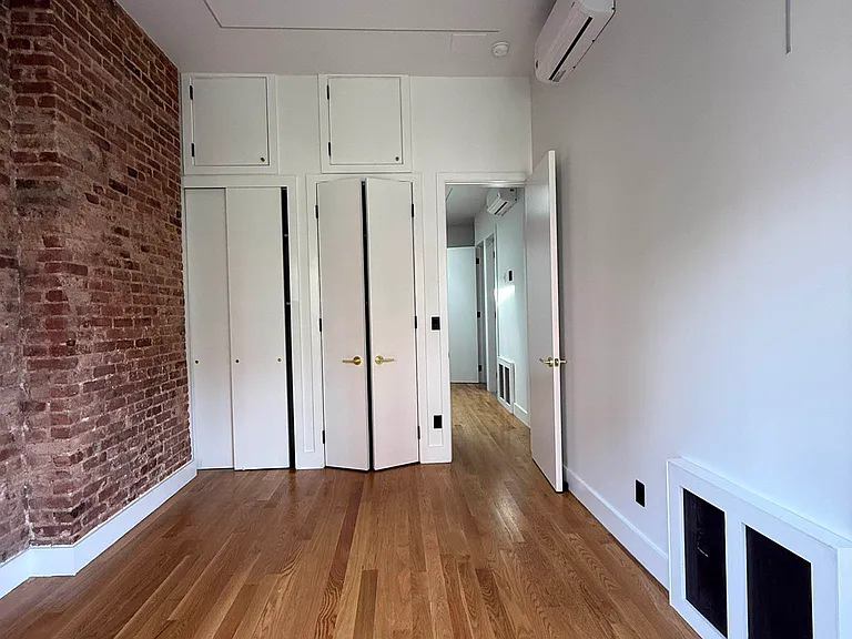 60-80 Catalpa Ave #2 — Photo 7