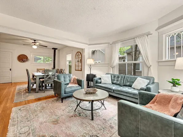 413 S Madison St #Id1520928p, Siloam Springs, AR 72761