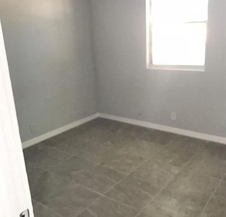 5th image of 608 5th St APT 5