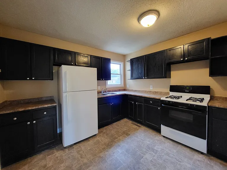 1267 Stewart St — Photo 1