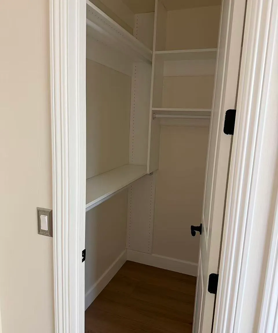 1 bed, $1,200 — Photo 4