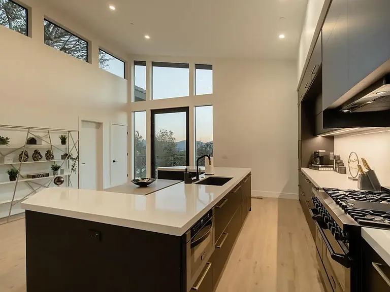 2050 Hidden Crest Dr — Photo 6
