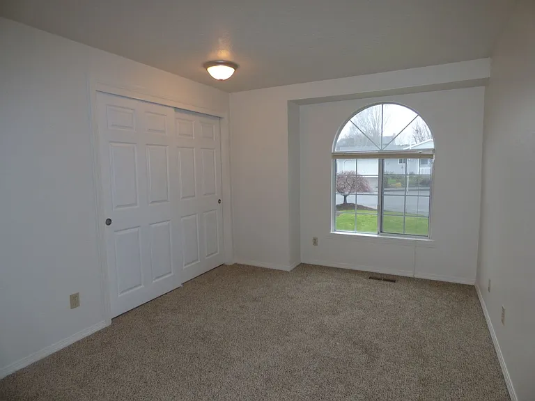 986 Eastwind Ct N — Photo 10