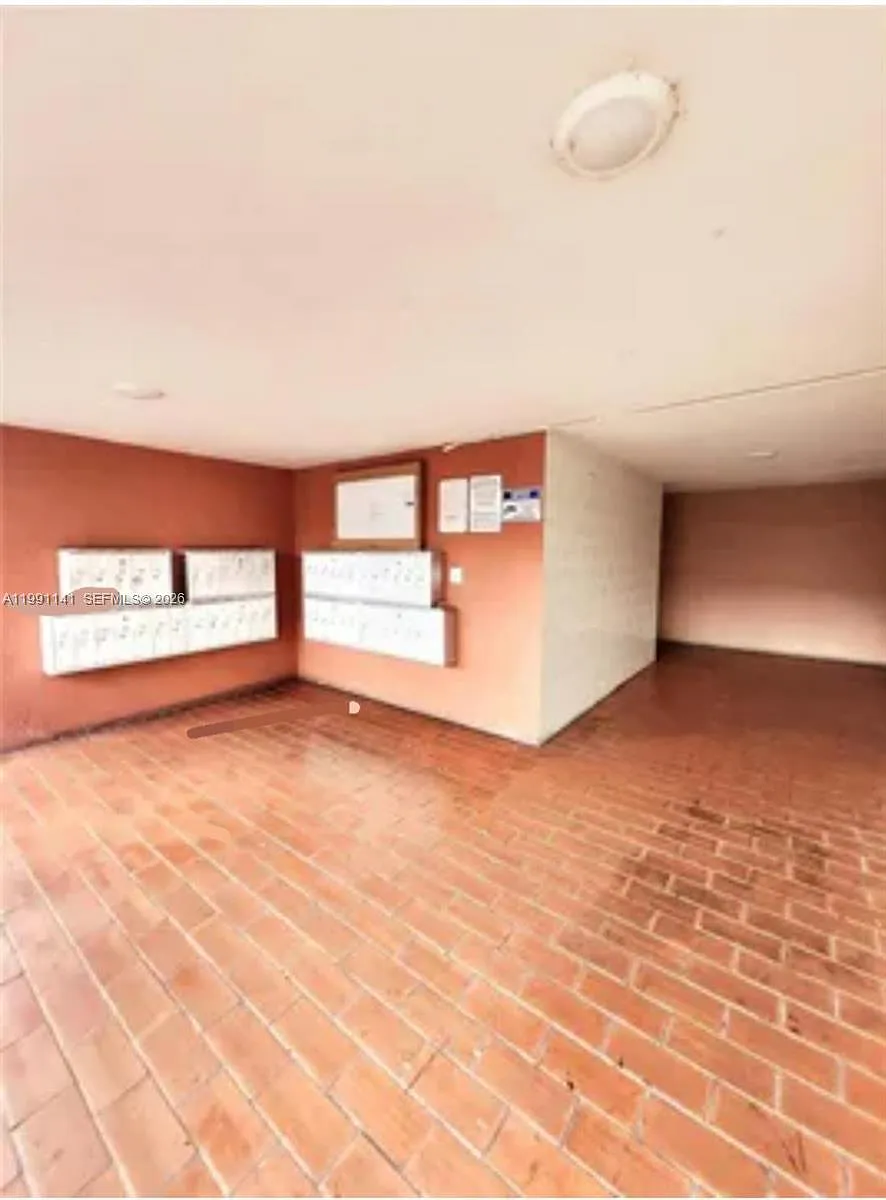 Building Photo - 5765 W 25th Ct #211