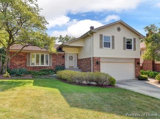 1539 Huntleigh Dr, Wheaton, IL 60189