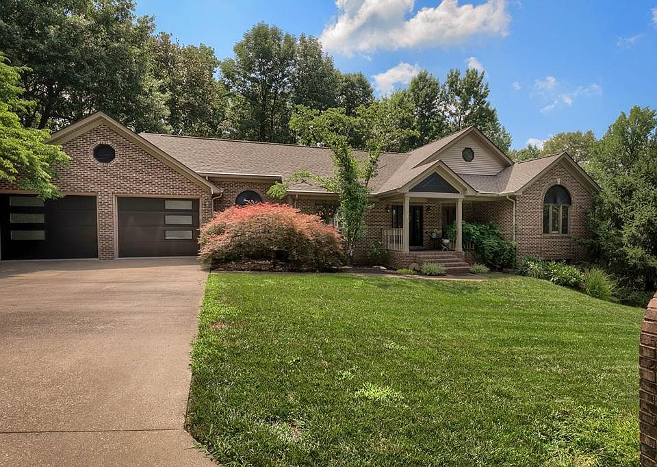 1st image of 3131 Oakridge Ct
