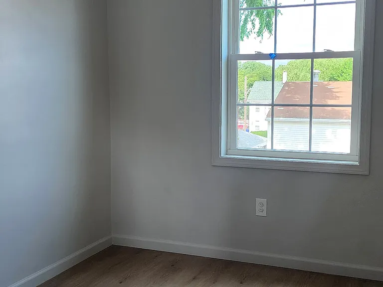 53 Henrietta St #2 — Photo 12