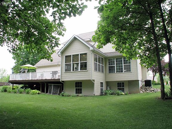 3rd image of 8489 Cranbrook Dr