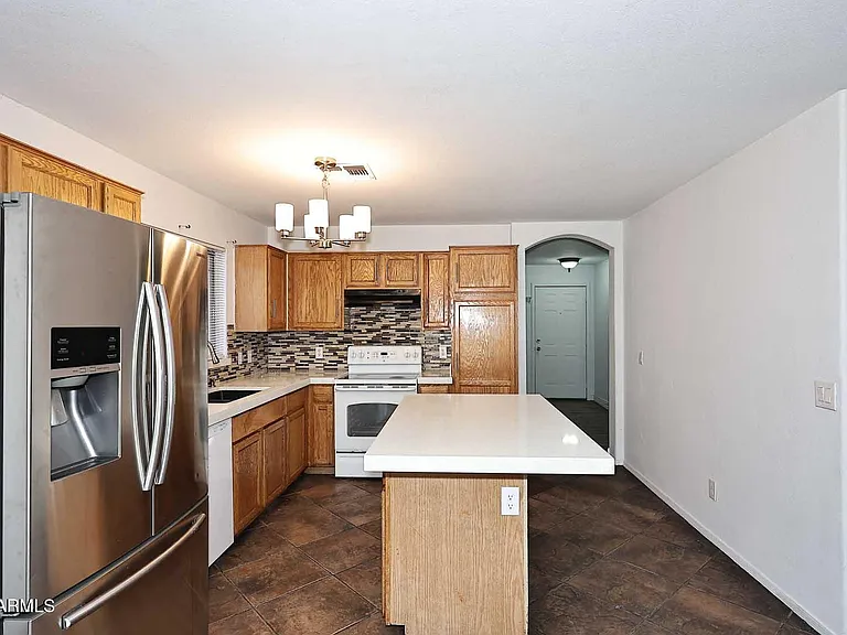 6222 W Warner St — Photo 5