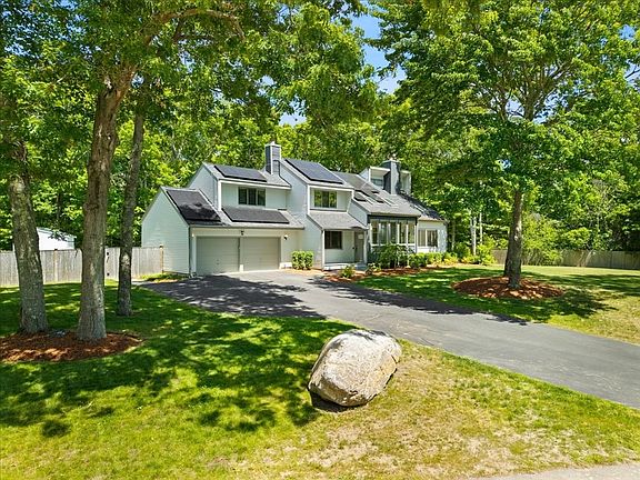 5th image of 6 Thoreau Dr