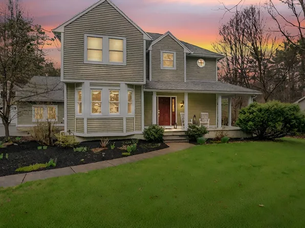 39 Segur Ln, Belchertown, MA 01007