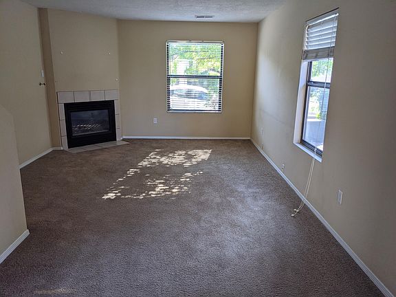 5th image of 8619 Alta Loma Ln NE #1