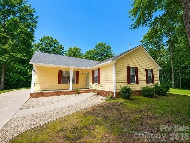 1st image of 2208 Pinebrook Cir