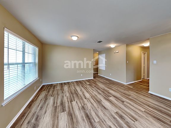 5th image of 2942 Margeaux Dr