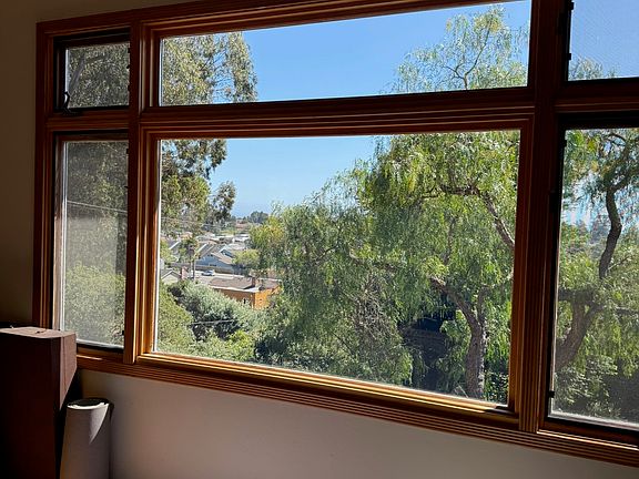 3rd image of 3085 Mar Vista Dr