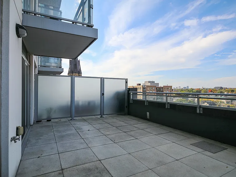 525 Adelaide St W — Photo 22
