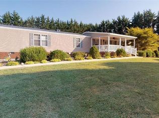 115 Cedar Gate Ln, Mount Airy, NC 27030