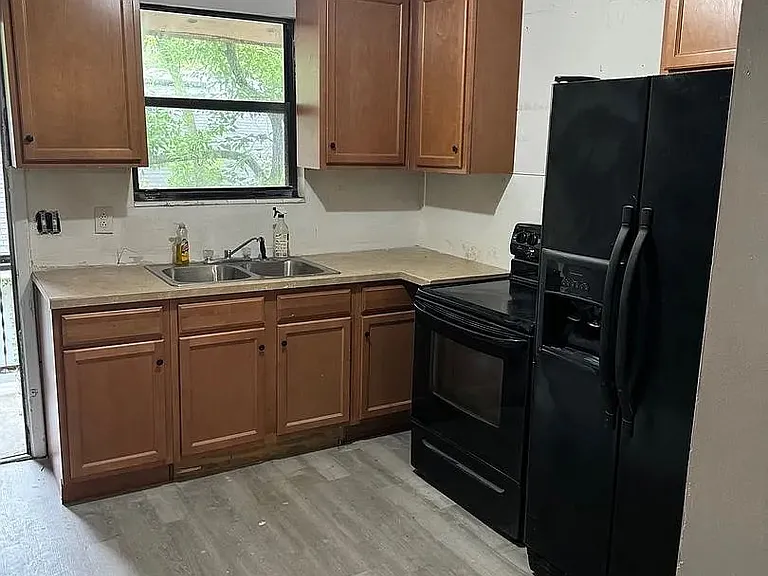 2984 Myra St #4 — Photo 1