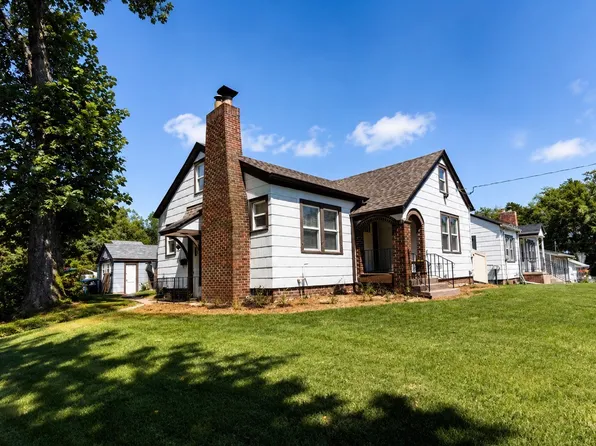 2425 Prospect Rd, Des Moines, IA 50310