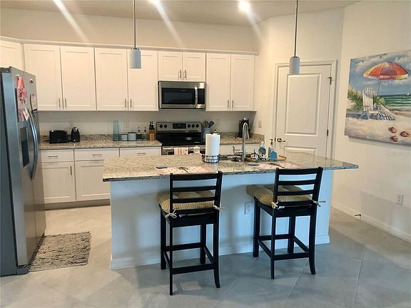 3rd image of 1969 Saddlewood Cir