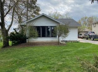 536 W Wisconsin Ave, Pewaukee, WI 53072