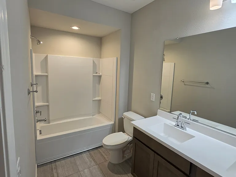 7128 W Coles Rd — Photo 2